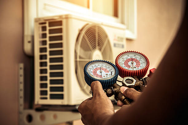 Professional Ac Installation technician working in Stockton, IL
